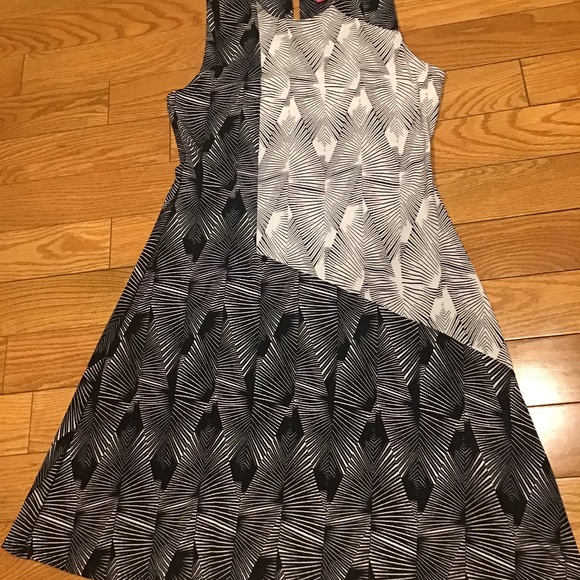 Dress - Picture 7 of 7